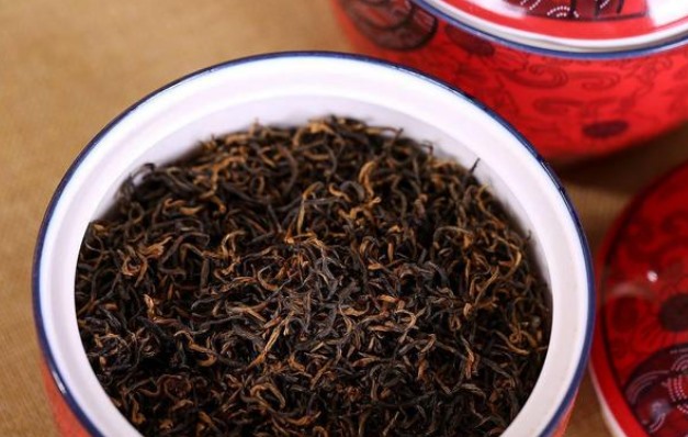 大红袍是什么茶(介绍大红袍茶的特点、产地和品鉴方法)