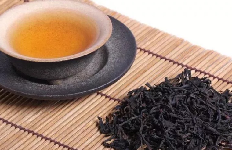 正山小种属于什么茶类(品味红茶：正山小种的独特风味)