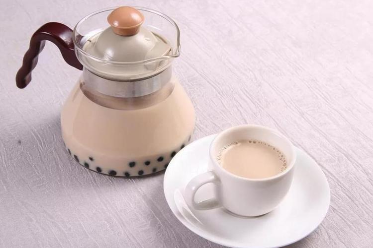 奶茶可以隔夜喝吗 (探讨奶茶隔夜后的品质和食用安全性)